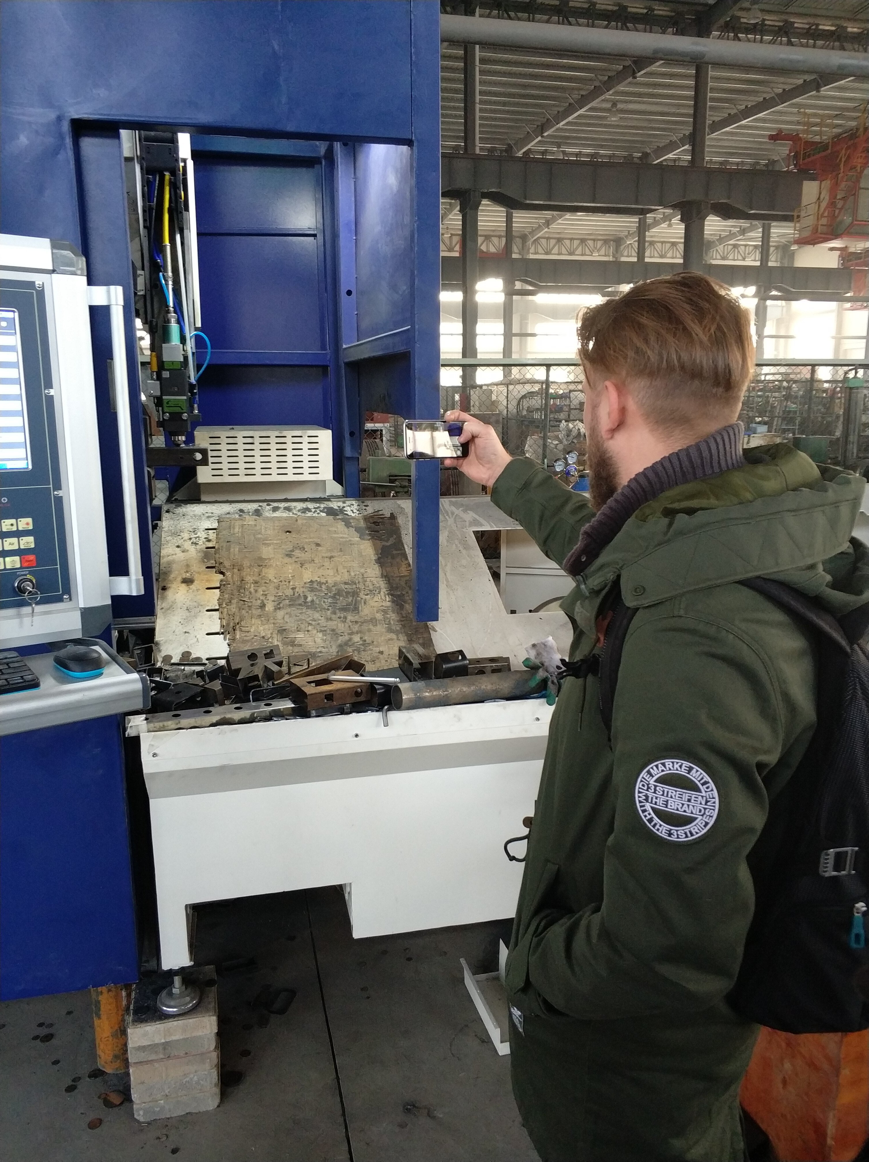 buis lasersnijden 2.jpg tube laser cutting 2.jpg