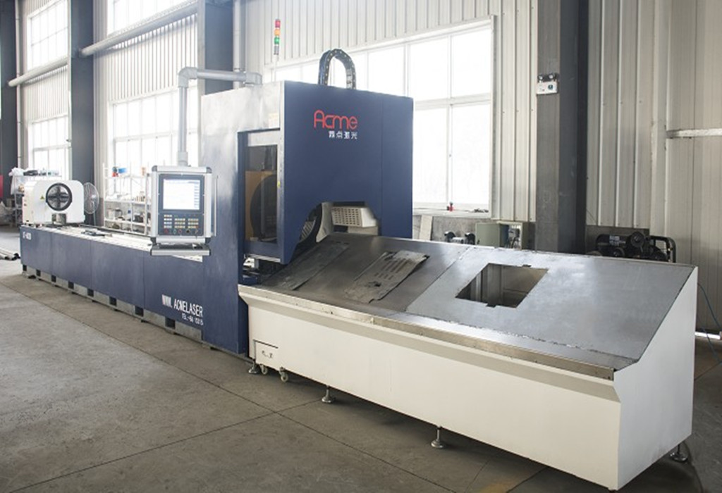 Metal Tube Laser Cutting Machine1.jpg